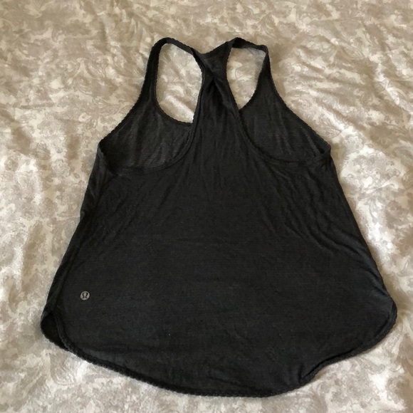 Lululemon 105 F Singlet in Heathered Dark Grey - Picture 5 of 9